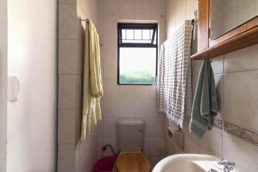 4 Bedroom Property for Sale in Sandbaai Western Cape